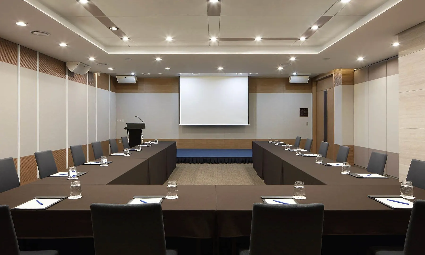 데이즈 호텔앤스위트 인천공항 4*, 인천