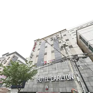 Отель Carlton
