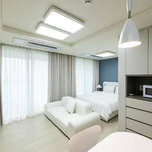 더노벰버스테이 인 랜드마크 아파트호텔