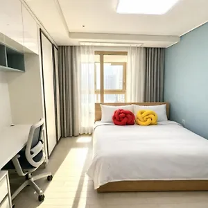 더 노벰버스테이 인 랜드마크 Aparthotel