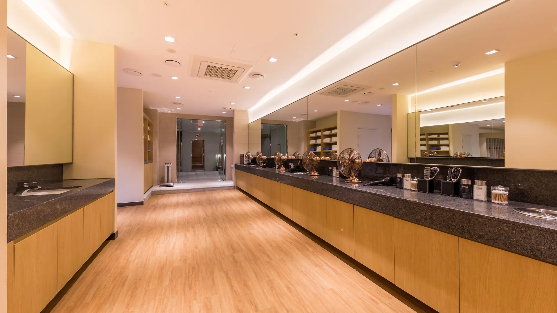 Days Hotel & Suites By Wyndham Incheon Airport South Korea