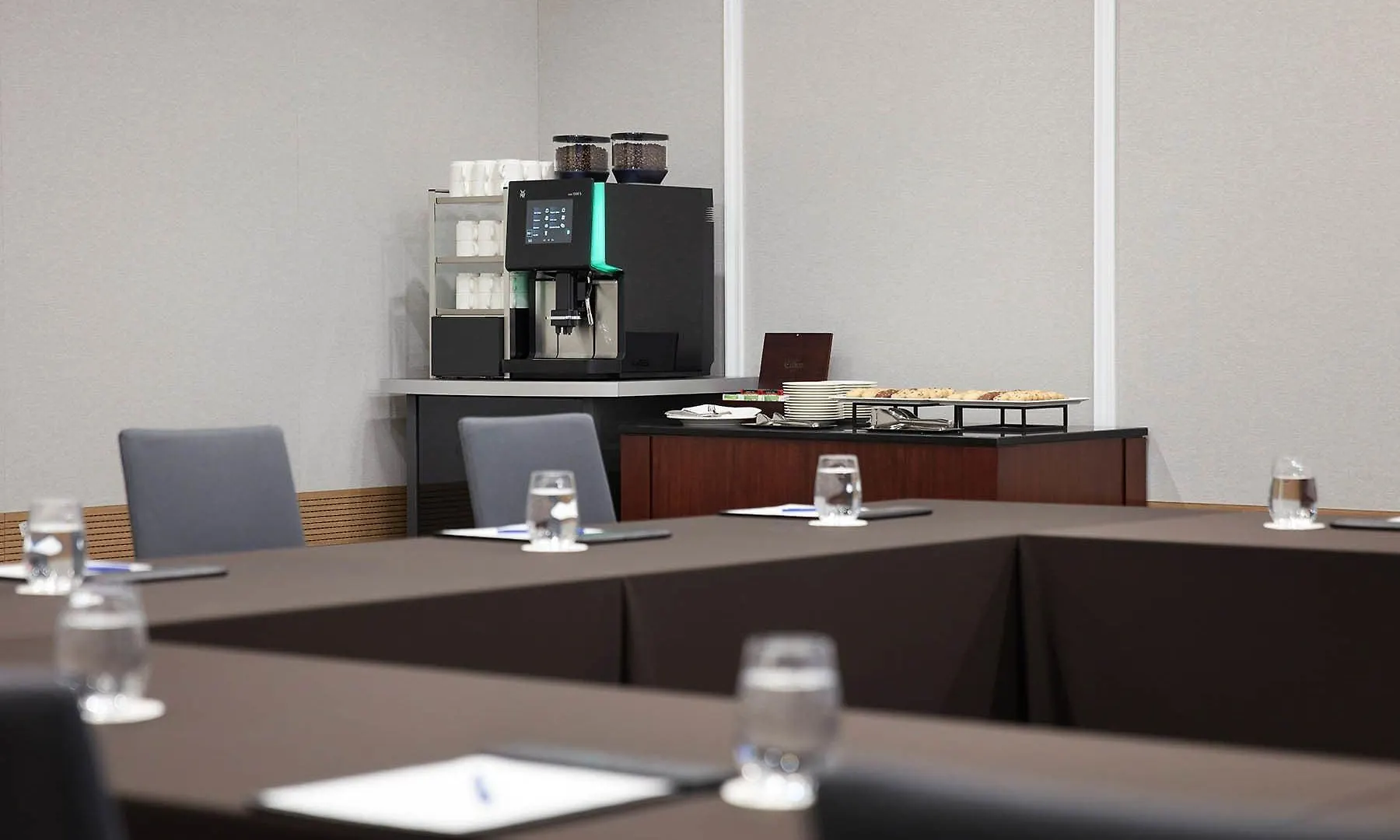 Days Hotel & Suites By Wyndham Incheon Airport 4*,